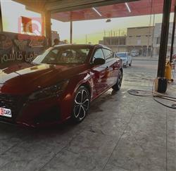 نيسان ألتيما